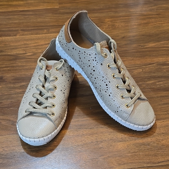 Weinbrenner Shoes - Weinbrenner Beige Casual Sneakers